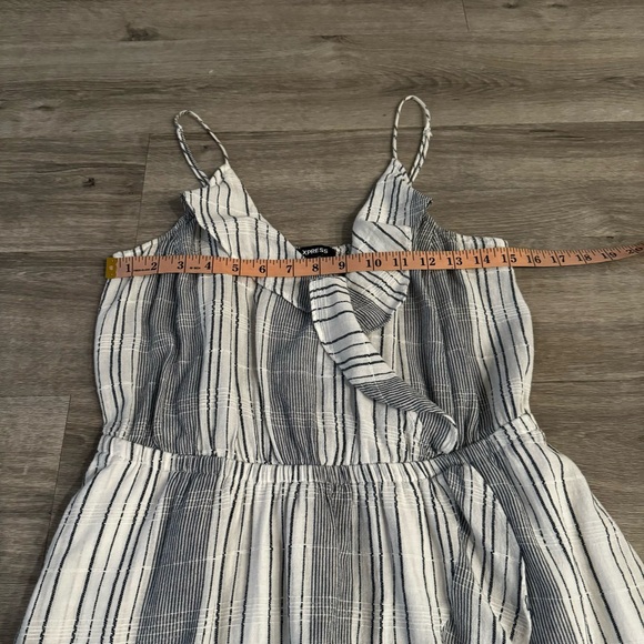 Express Navy Blue & White and stripped spring dress size Medium - Picture 3 of 6